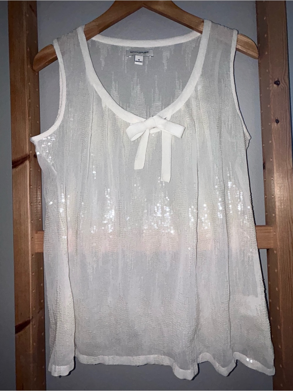 Banana Republic White Sequinned Sleeveless Top with Bow at Décolletage Size Med